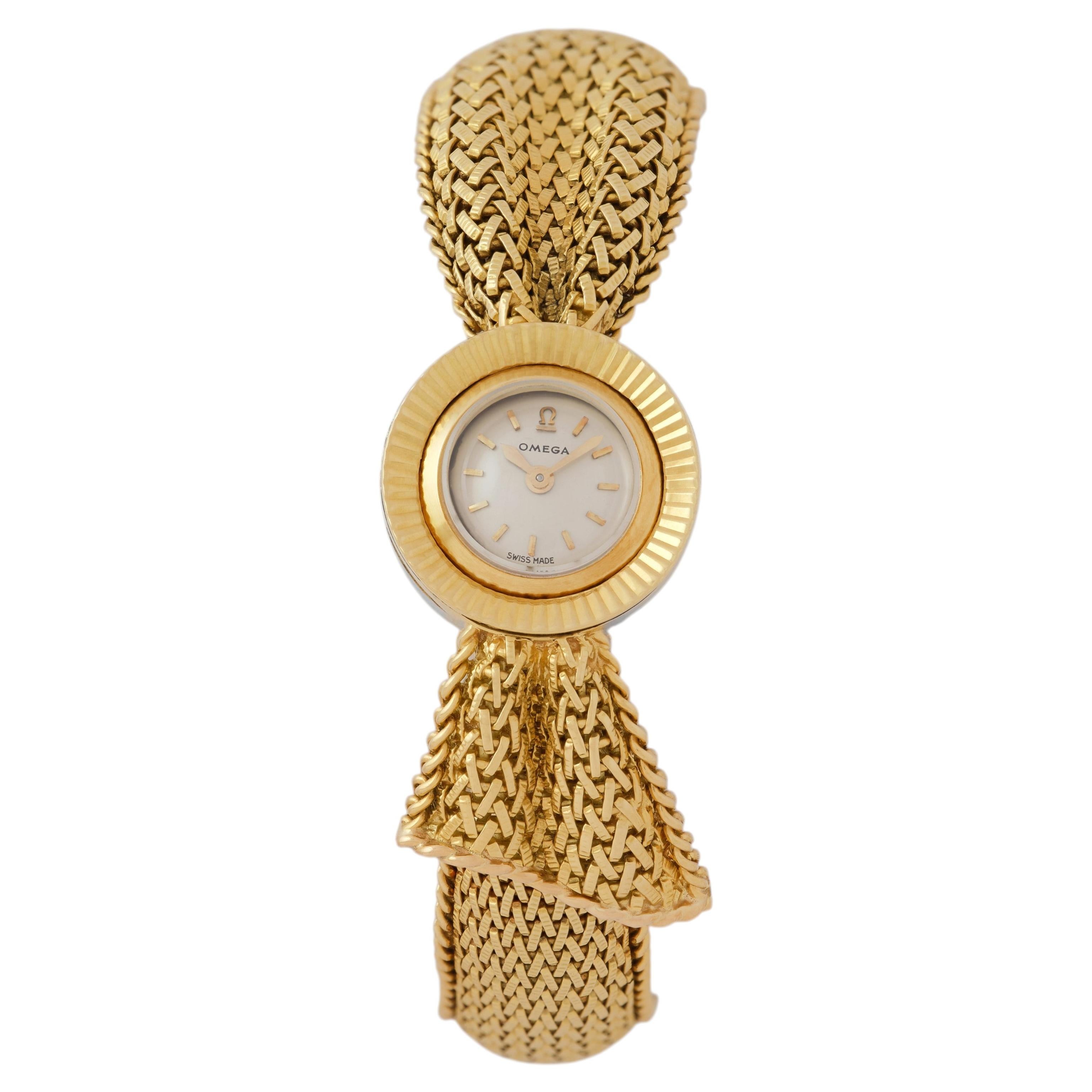 Pulsera vintage Omega con motivo de cinta, de oro amarillo de 18 quilates, con cuerda manual en venta