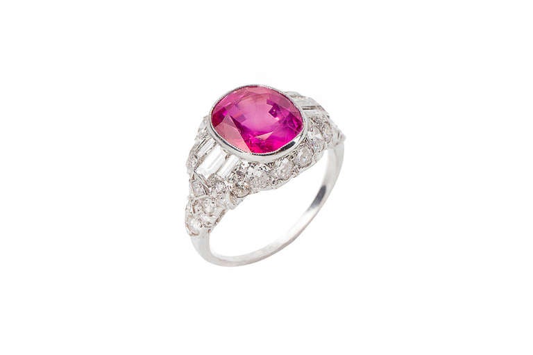 Art Deco Ruby Diamond Platinum Ring In Excellent Condition For Sale In Calabasas, CA