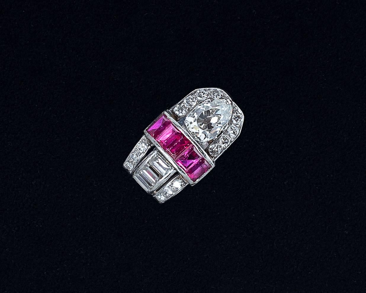 Art Deco 1.25 Carat F-G Diamond Ruby Platinum Buckle Ring In Good Condition For Sale In Calabasas, CA