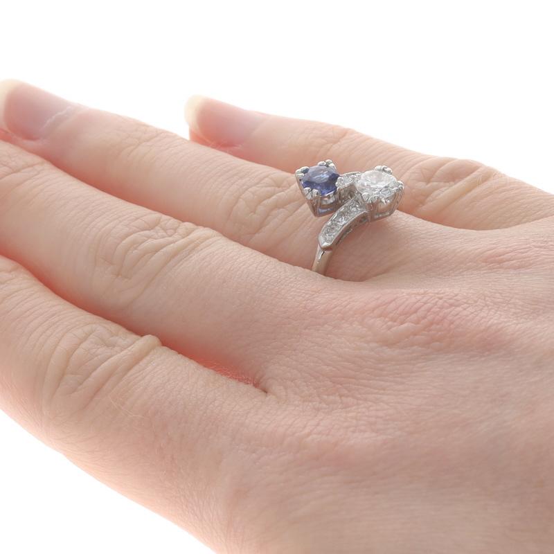 Platino Zafiro Diamante Anillo Art Decó Euro1,23ctw GIA Vintage Dos Piedras Bypass en Excelente estado para la venta en Greensboro, NC
