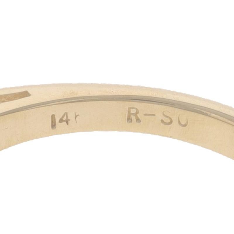 Bague de fiançailles à trois pierres en or jaune - 14k Round Brilliant 1.12ctw en vente 2
