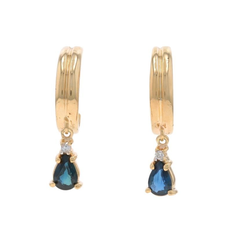 Contenu du métal : Or jaune 14k

Informations sur les pierres

Saphirs naturels
Traitement : Chauffage
Carat(s) : 1.00ctw
Coupe : Poire

Diamants naturels
Carat(s) : .03ctw
Coupe : Brillant rond
Couleur : F - G
Clarté : SI2 - I1

Total des carats :