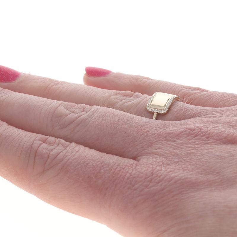 Bague en or jaune gravée d'un diamant - 14k Single .10ctw Pour femmes en vente