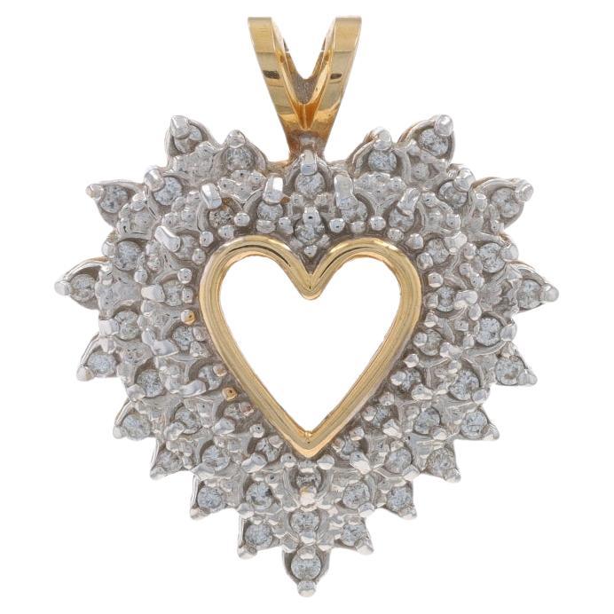 Pendentif coeur en or jaune - 14k Rond Brillant .50ctw Love Wreath en vente