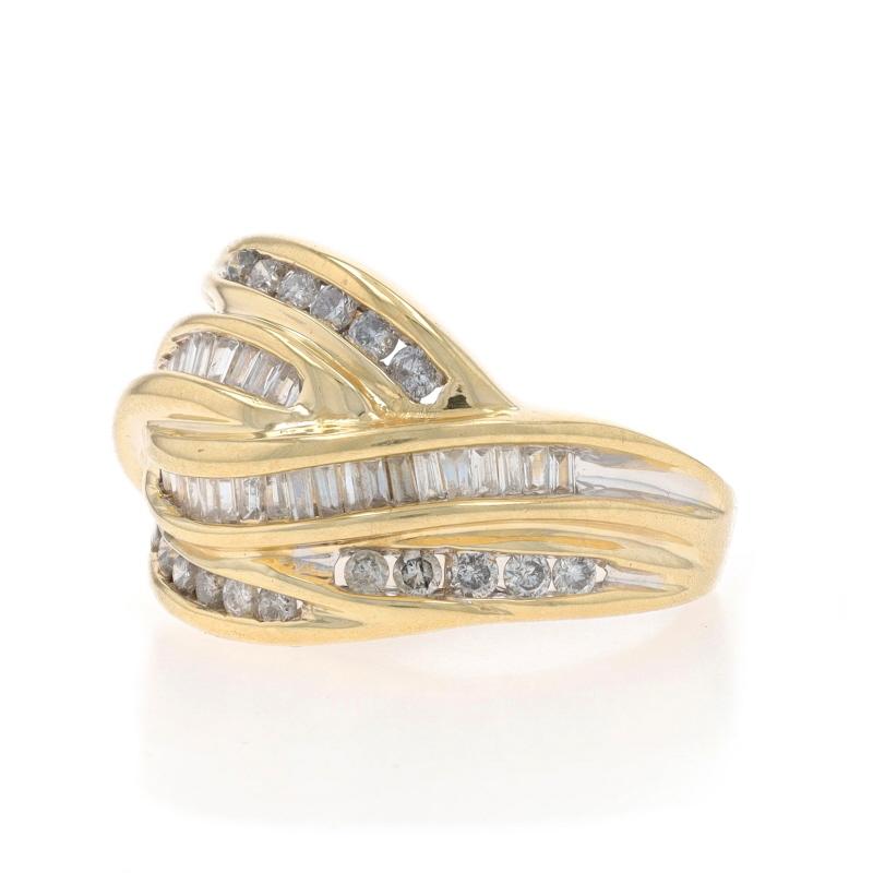 Gelbgold Diamant Cluster Bypass Band - 14k Runde Baguette 1,00ctw Ring im Zustand „Hervorragend“ im Angebot in Greensboro, NC