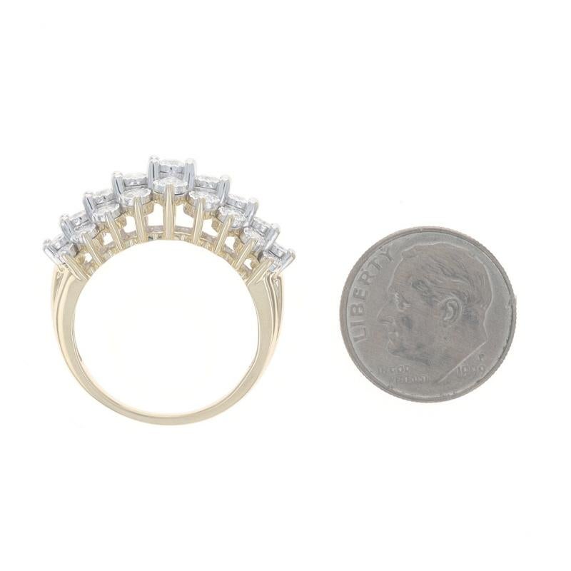 Gelbgold Diamond Tiered Cluster Ring - 14k Runde Brillant 1,00ctw im Angebot 1