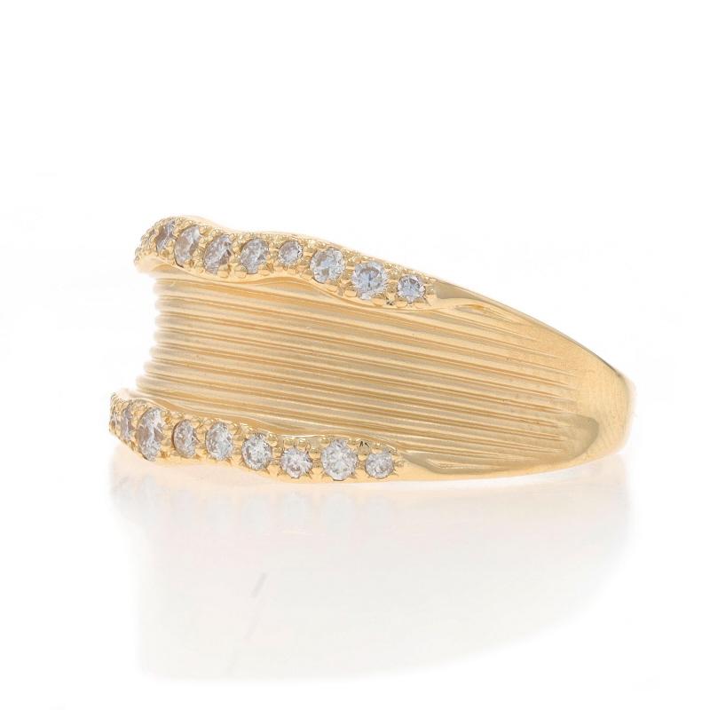 Dimensione: 6 1/2

Nota: contattaci per un preventivo di ridimensionamento.

Contenuto del metallo: Oro giallo 14k

Informazioni su A. Stone

Diamanti naturali
Carati: .40ctw
Taglio: Rotondo brillante
Colore: G - H
Chiarezza: SI2 - I1

Carati