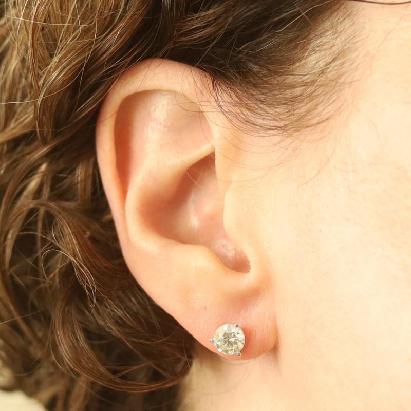 Taille ronde Boucles d'oreilles diamant en or blanc - 14k Round Brilliante 2.04ctw Pierced en vente