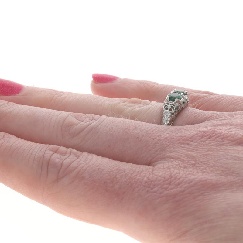 Donna Anello a due pietre con smeraldo Art Deco in oro bianco - 18k Round in vendita
