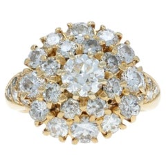 Van Cleef & Arpels Anello Cocktail con Cluster di Diamanti in Oro Giallo 18k Europeo 2,68ctw