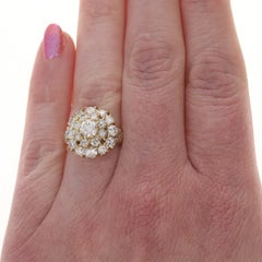 Van Cleef & Arpels Anello Cocktail con Cluster di Diamanti in Oro Giallo 18k Europeo 2,68ctw