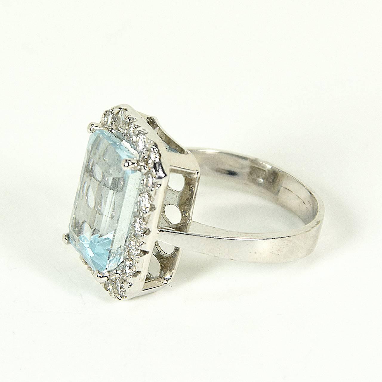 Contemporary 4.3 Carat Aquamarine Diamond White Gold Cocktail Engagement Halo Ring For Sale