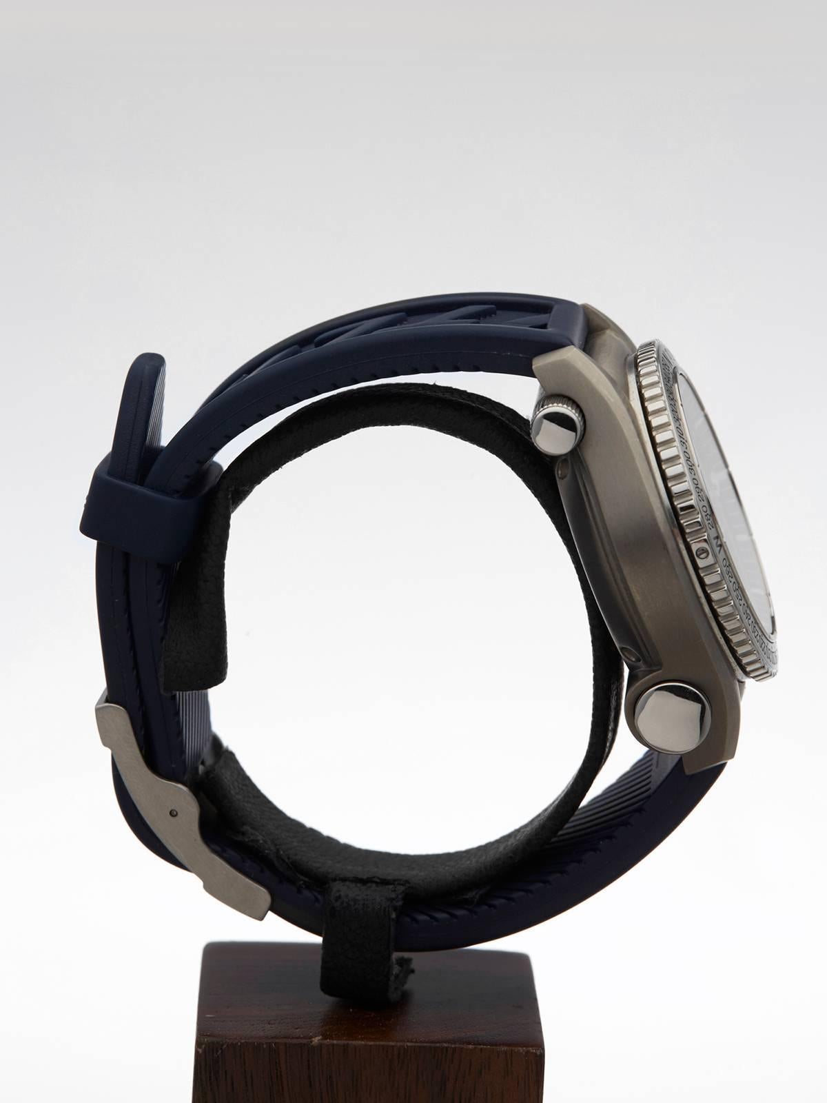 Breitling Titanium Chronometre Emergency Quartz Wristwatch In Excellent Condition In Bishop's Stortford, Hertfordshire