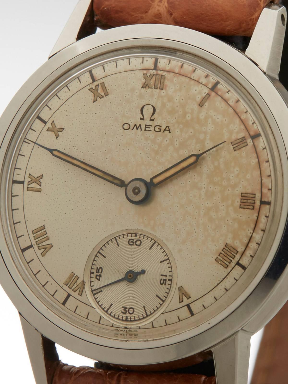  Omega Stainless Steel Mechanical Wind Wristwatch Ref 2162 1944 In Excellent Condition In Bishop's Stortford, Hertfordshire