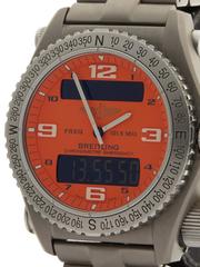 Armbanduhr aus Titan mit Emergency-Quarz von Breitling