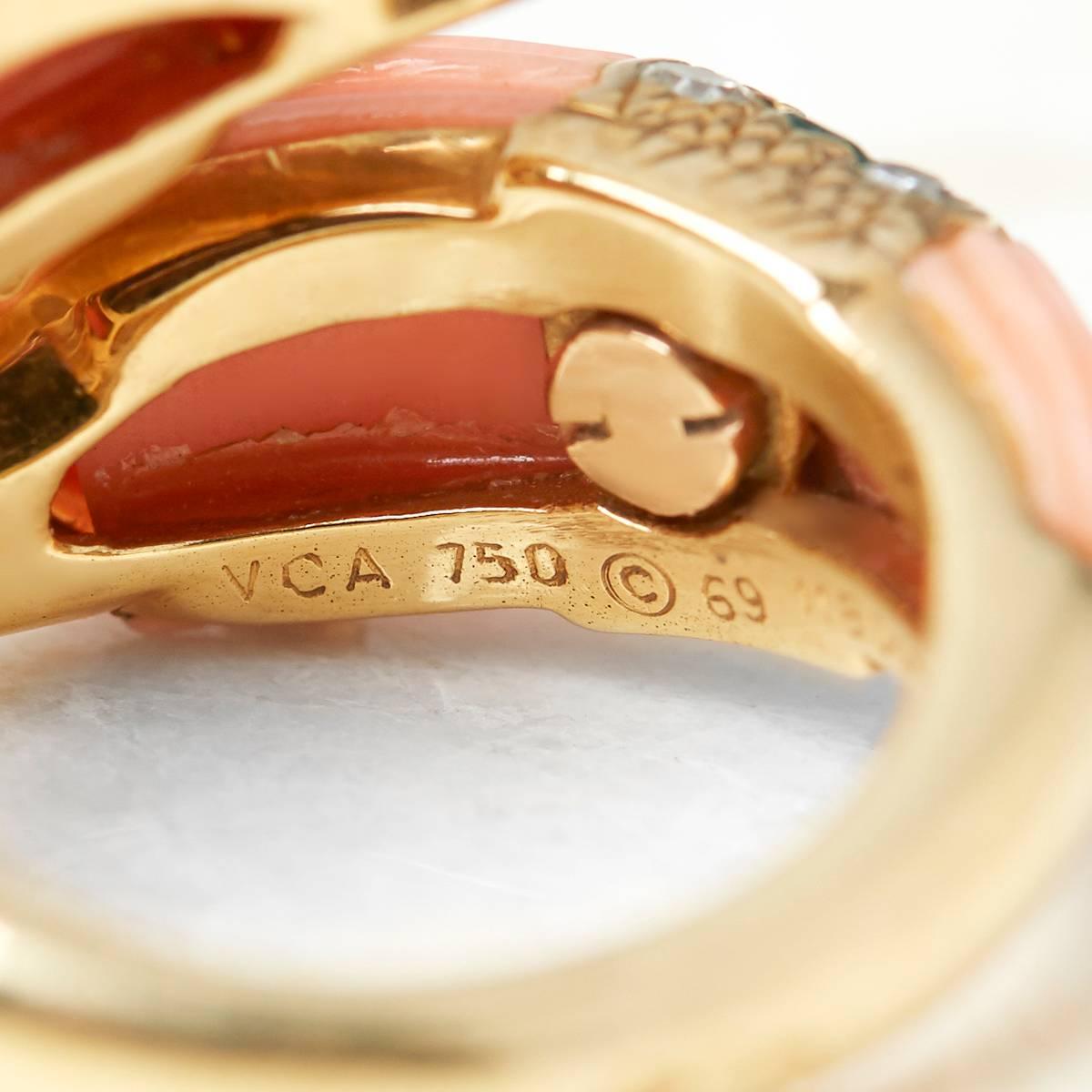 Van Cleef & Arpels Coral Diamond Emerald You and Me Gold Cocktail Ring 2