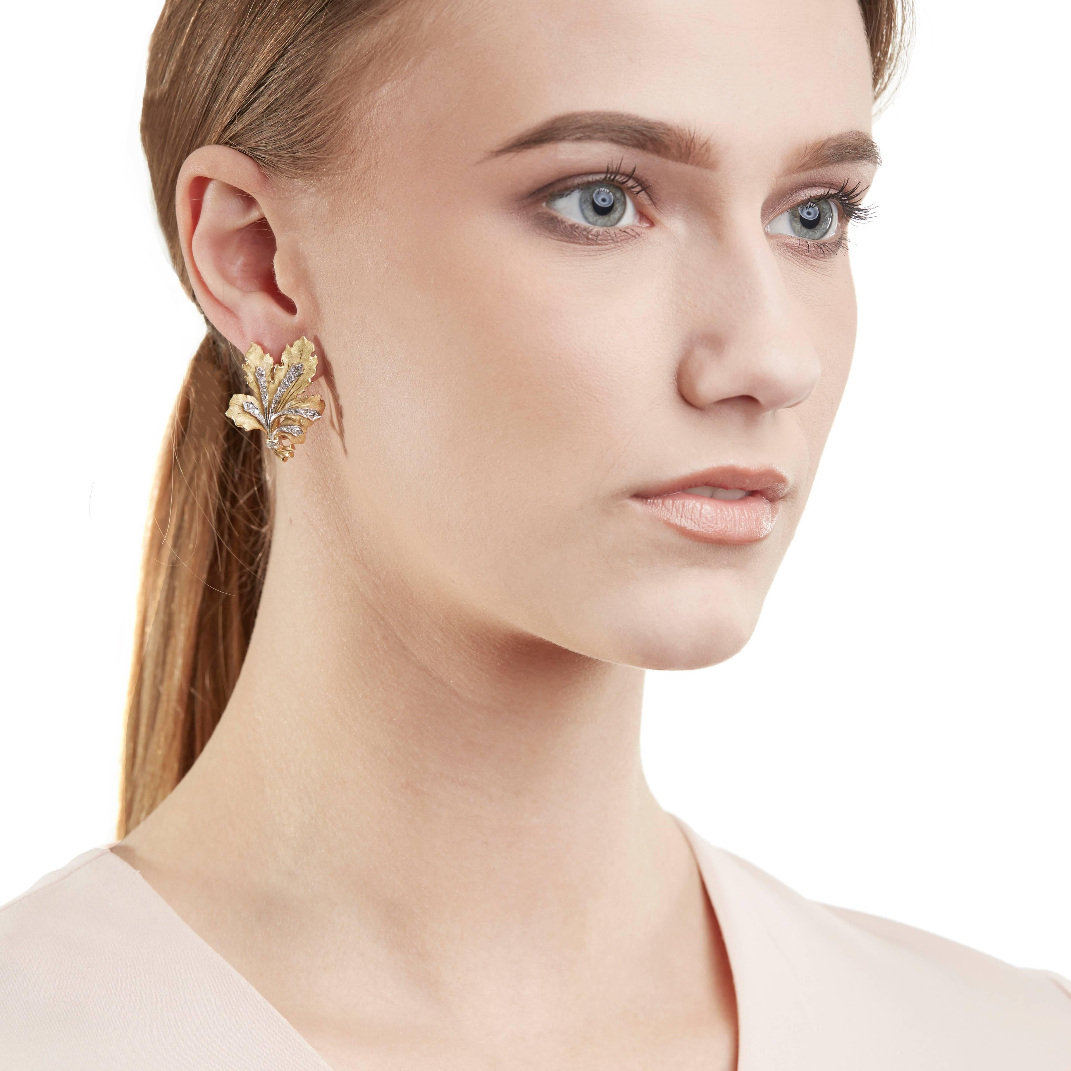 Buccellati 18 Karat Yellow Gold Round Brilliant Cut Diamond Leaf Design Earrings 3