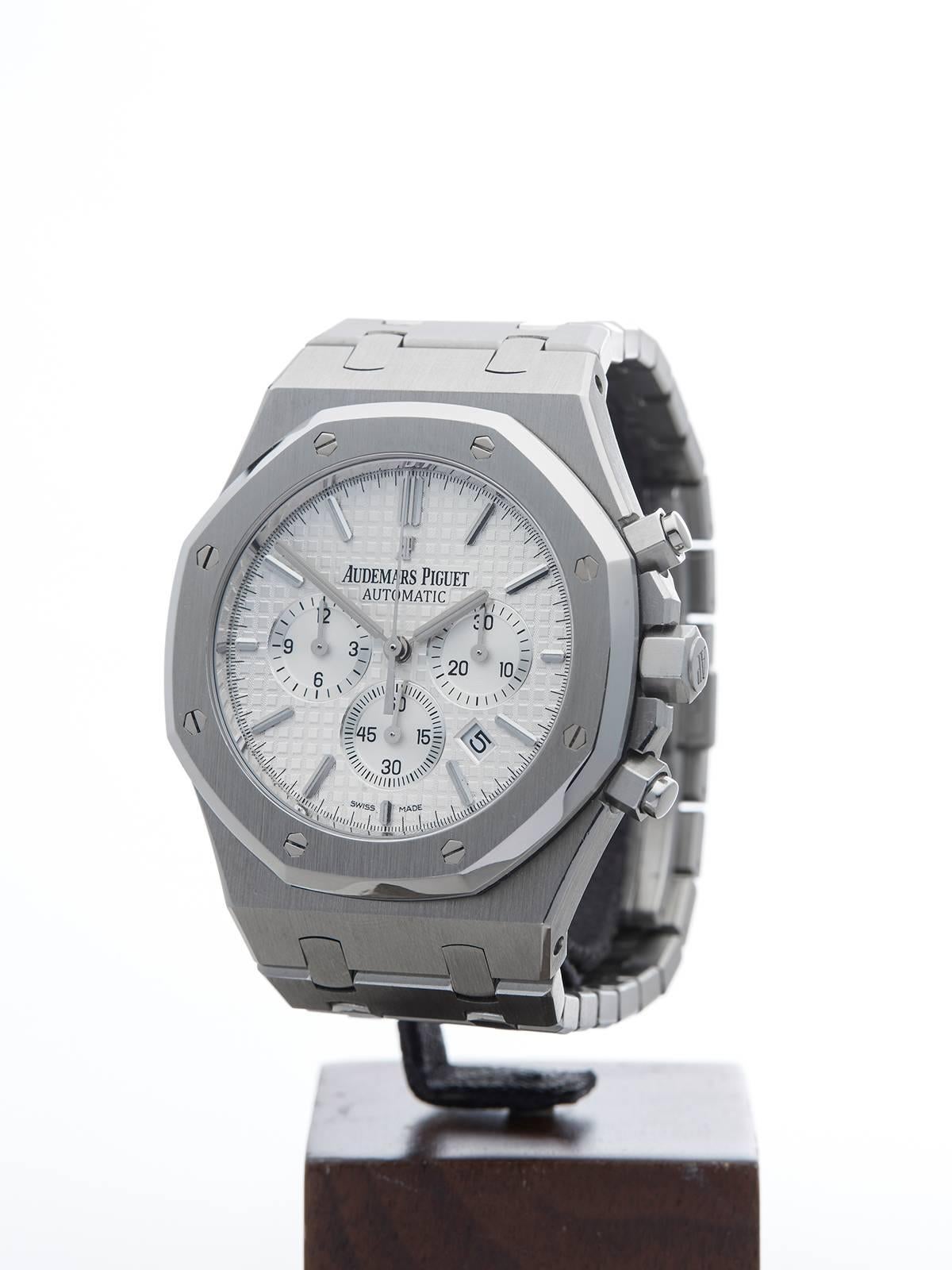 Ref: W3443
Model: 26320ST.OO.1220ST.02.
Serial: H96***
Condition: 9 - Excellent condition
Age:	2010's
Case Diameter: 41 mm
Case Size: 41mm
Box and Papers: Box Only
Movement: Automatic
Case: Stainless Steel
Dial: White Tapestry
Bracelet: Stainless