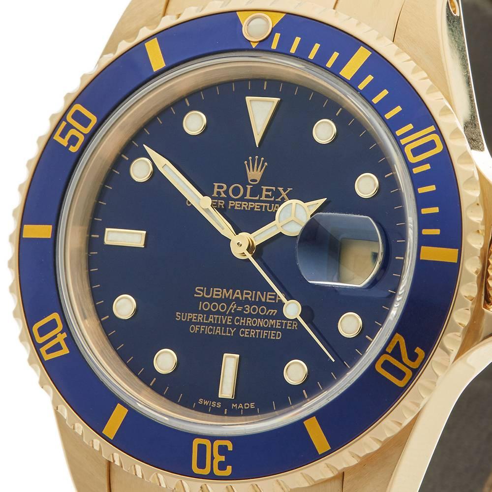 Rolex Submariner 18 Karat Yellow Gold Gents 16618, 2002 In Excellent Condition In Bishop's Stortford, Hertfordshire