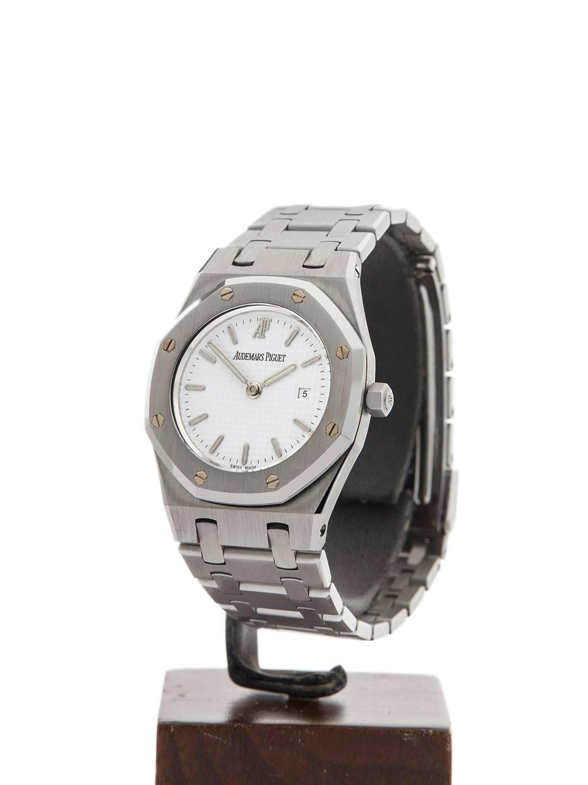 Ref: W3684
Model: 67650ST.00.1261ST.01
Serial: C78***
Condition: 9 - Excellent Condition
Age: 2000's
Case Diameter: 30 mm
Case Size: 30mm
Box and Papers: Box Only
Movement: Quartz
Case: Stainless Steel
Dial: White Tapestry
Bracelet: Stainless