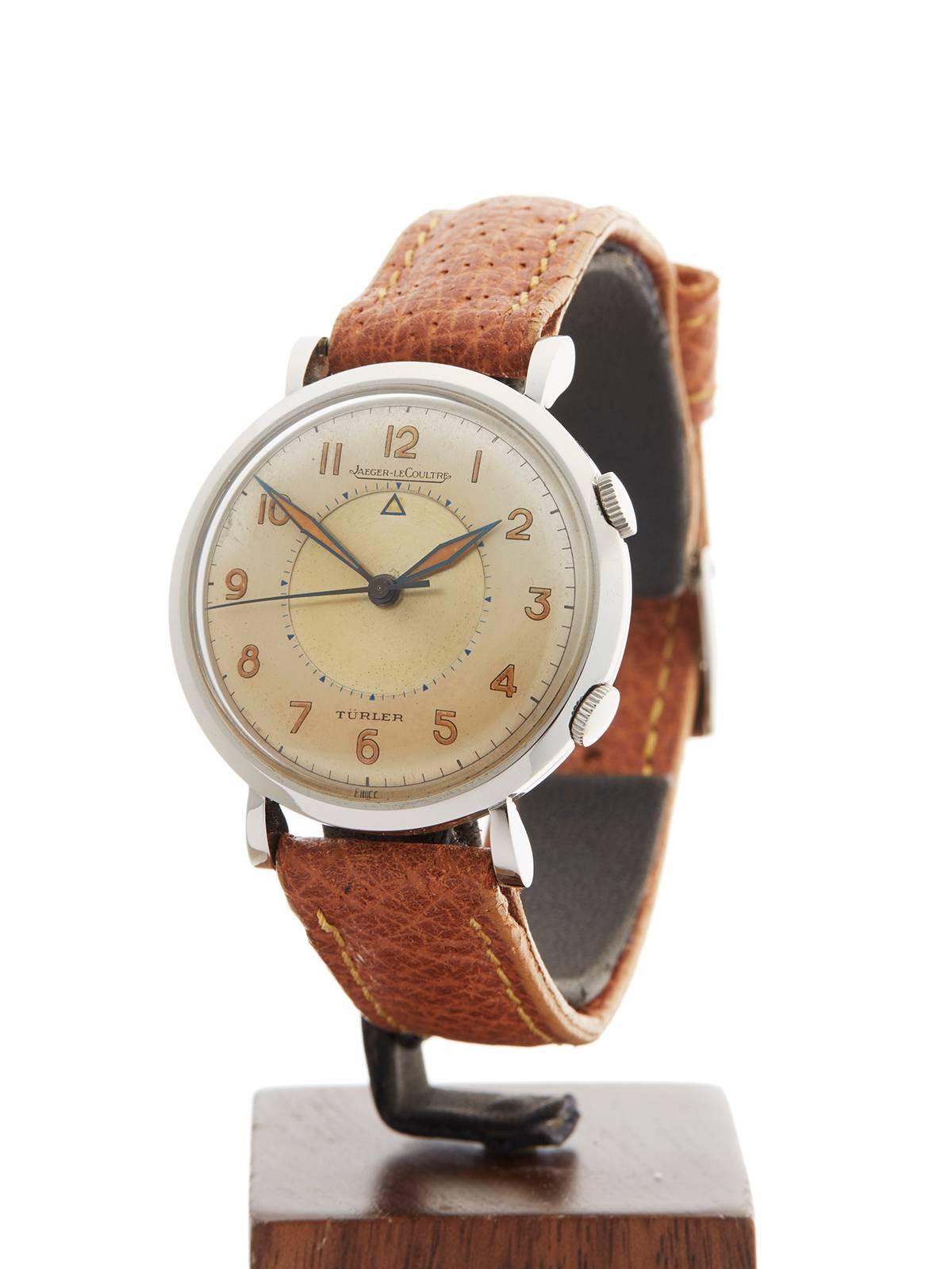 
Ref: COM601
Model Number: Memovox
Serial Number: 599***
Condition: 9 - Excellent Condition
Age:	1952
Case Diameter: 35 mm
Case Size:35.2mm
Box and Papers: Period JLC box
Movement: Mechanical Wind
Case: Stainless Steel
Dial: Champagne
Bracelet: Rare