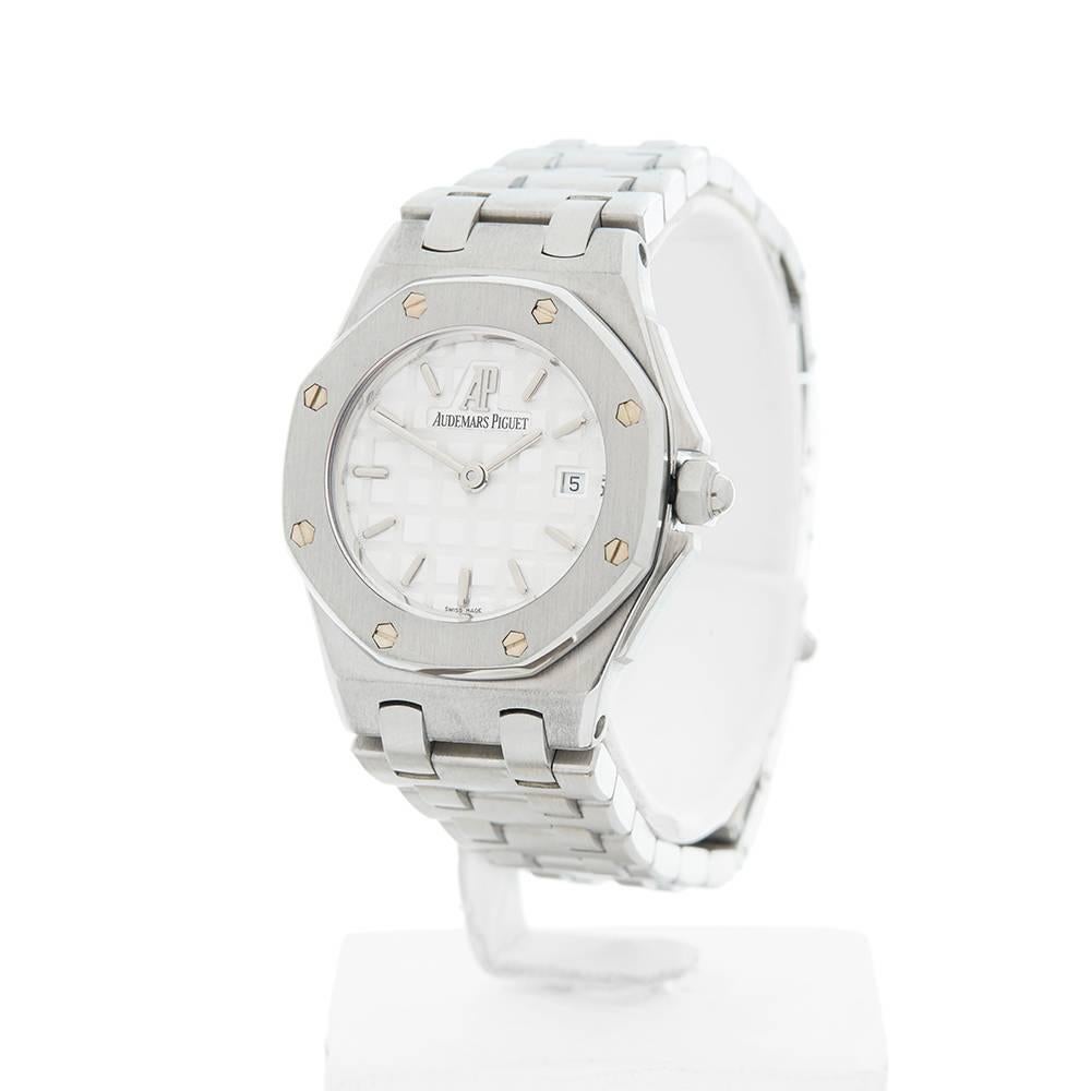 
Ref: W4301
Model Number: 67450ST.OO.1108ST.01
Serial Number: E65***
Condition: 9 - Excellent condition
Age: 2000's
Case Diameter: 27 mm
Case Size: 27mm
Box And Papers: Box Only
Movement: Quartz
Case: Stainless Steel
Dial: White Tapestry
Bracelet: