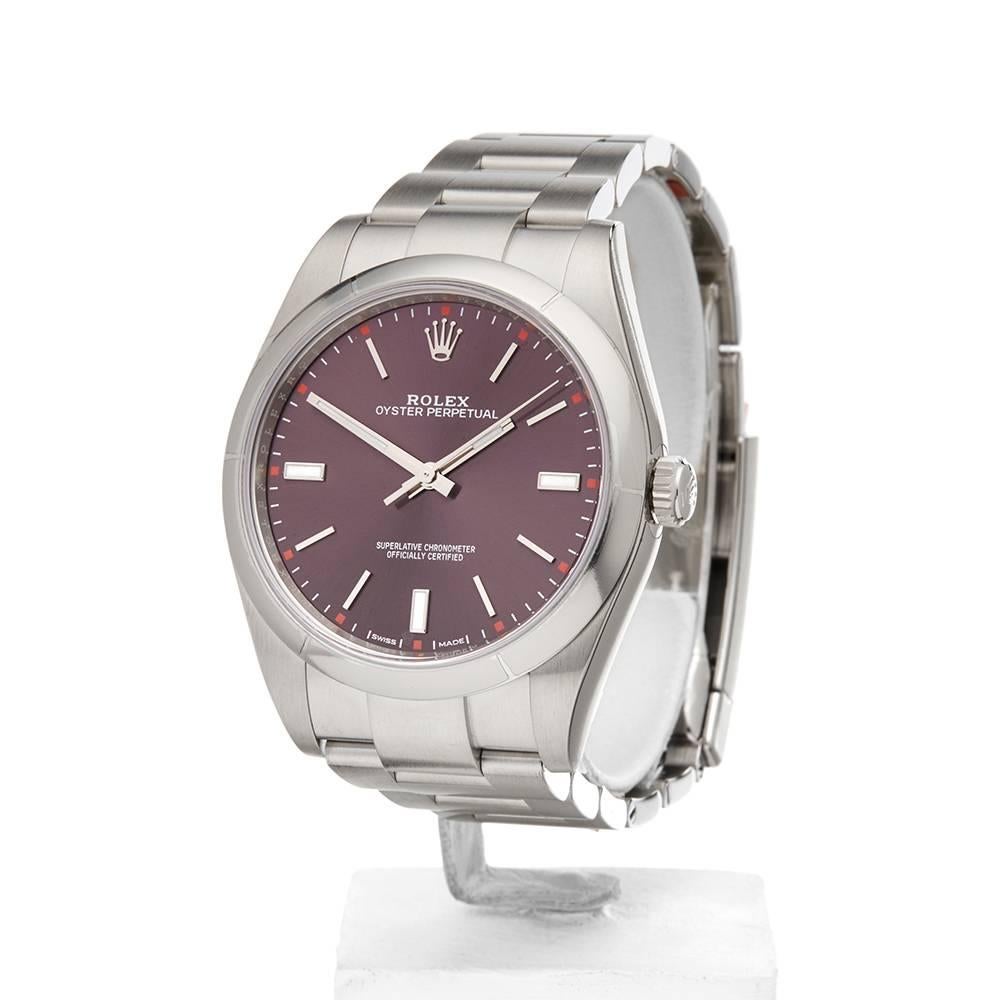 
Ref: COM1257
Model number: 114300
Serial Number: 0M7*****
Condition: 10 - Unworn condition
Gender: Gents
Age: 1st June 2017
Case Size: 39mm
Box and Papers: Box and Guarantee
Movement: Automatic
Case: Stainless Steel
Dial: Red Grape
Bracelet: