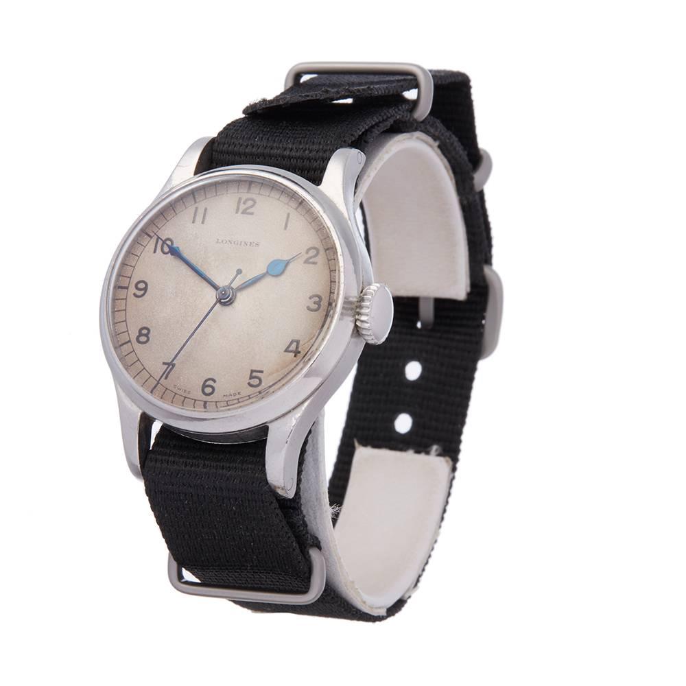 
Ref: COM1293
Model Number: 431
Serial Number: 212**
Condition: 8 - Good Condition
Gender: Gents
Age: 1940
Case Size: 32mm
Box and Papers: Xupes Presentation Pouch
Movement: Mechanical Wind
Case: Stainless Steel
Dial: Grey Arabic
Bracelet: Fabric