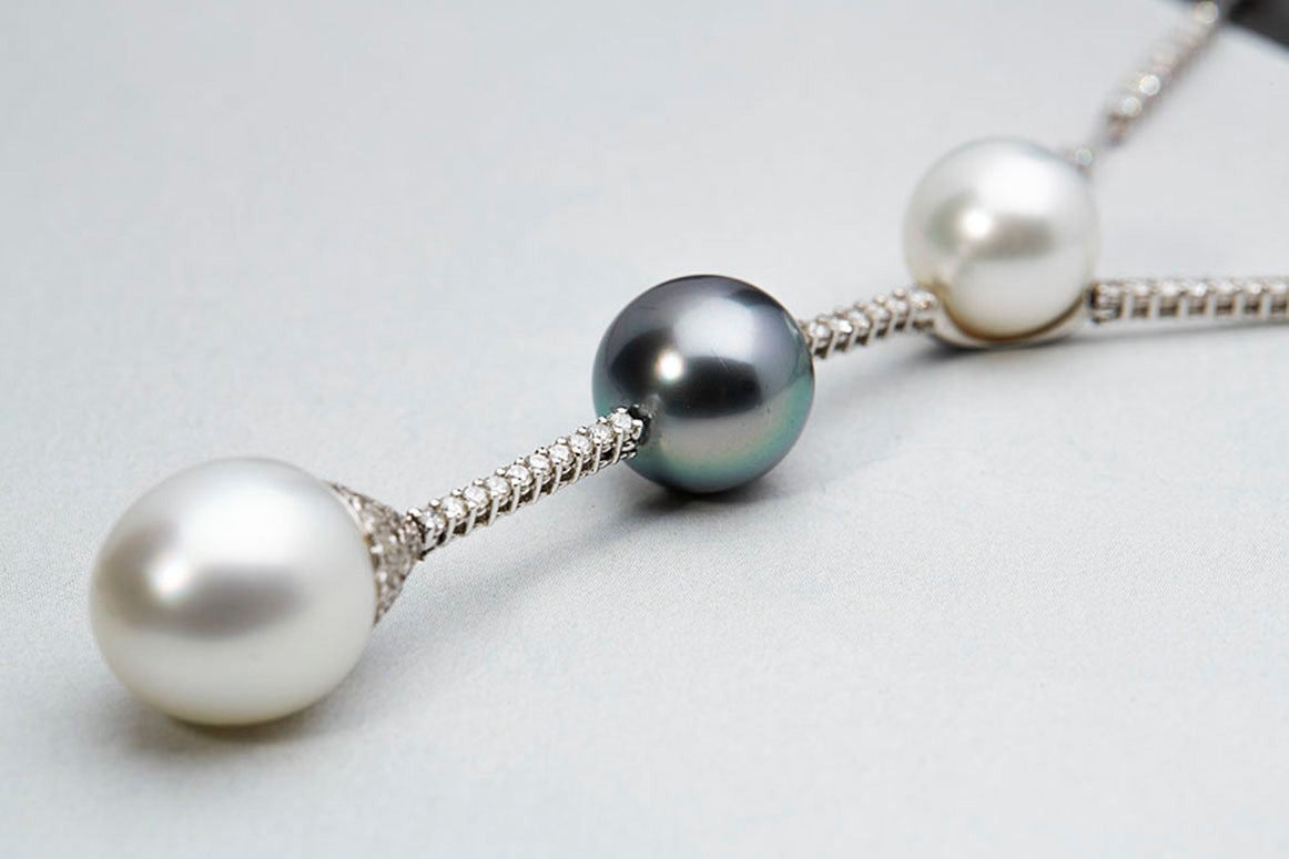 Women's Mappin & Webb Pearl Diamond Gold Drop Necklace