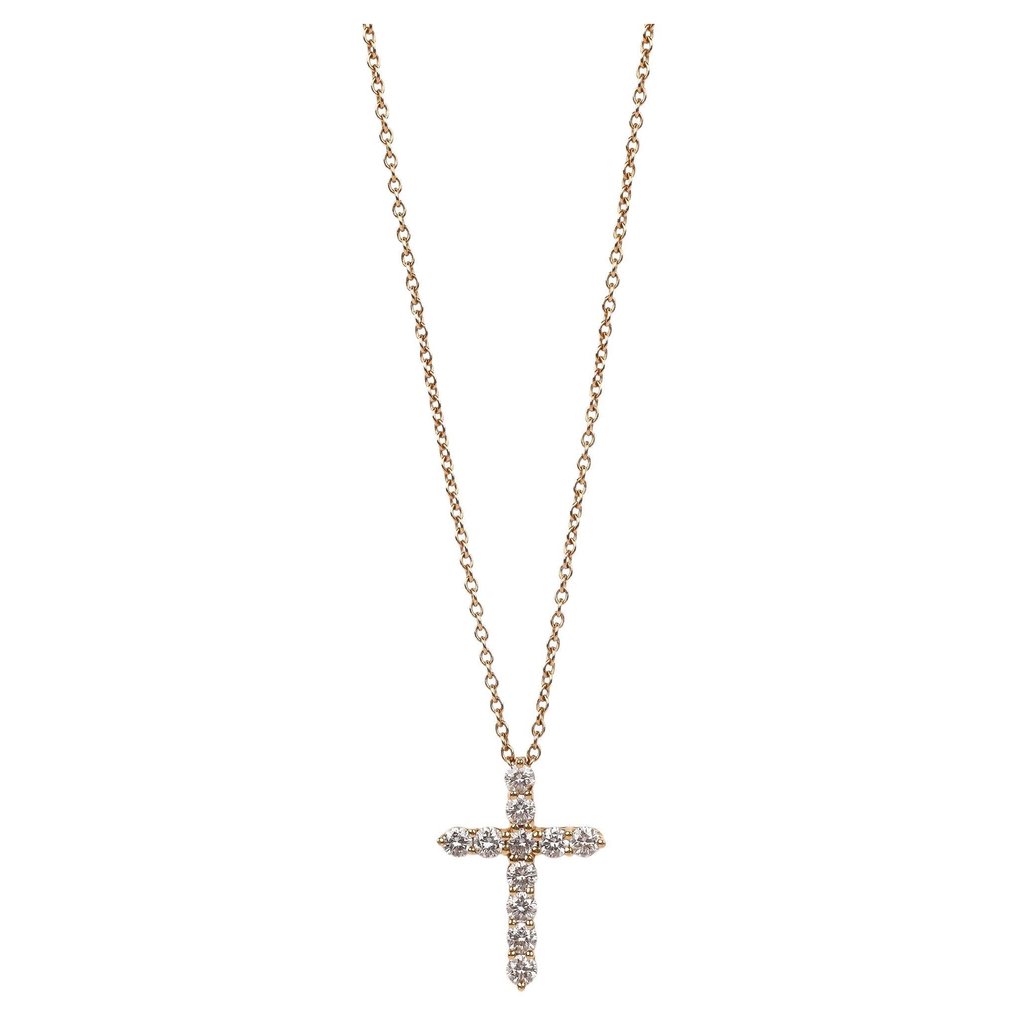 Tiffany & Co. Ciondolo a forma di piccola croce in oro giallo 18ct con diamante taglio Brilliante da 0,51 ct.