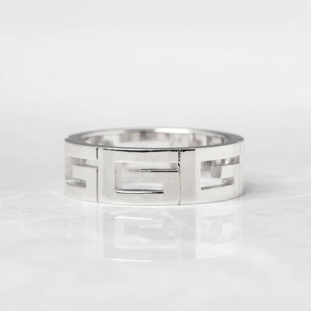 Ref:	COM1032
Serial Number: 169**
Size: S.5, Band Width - 7mm
Box & Papers: Xupes Presentation Box
Material: 18k White Gold, total weight - 11.14 grams
Condition: 9 - Excellent condition

This Ring by Gucci features their signature Gucci logo design