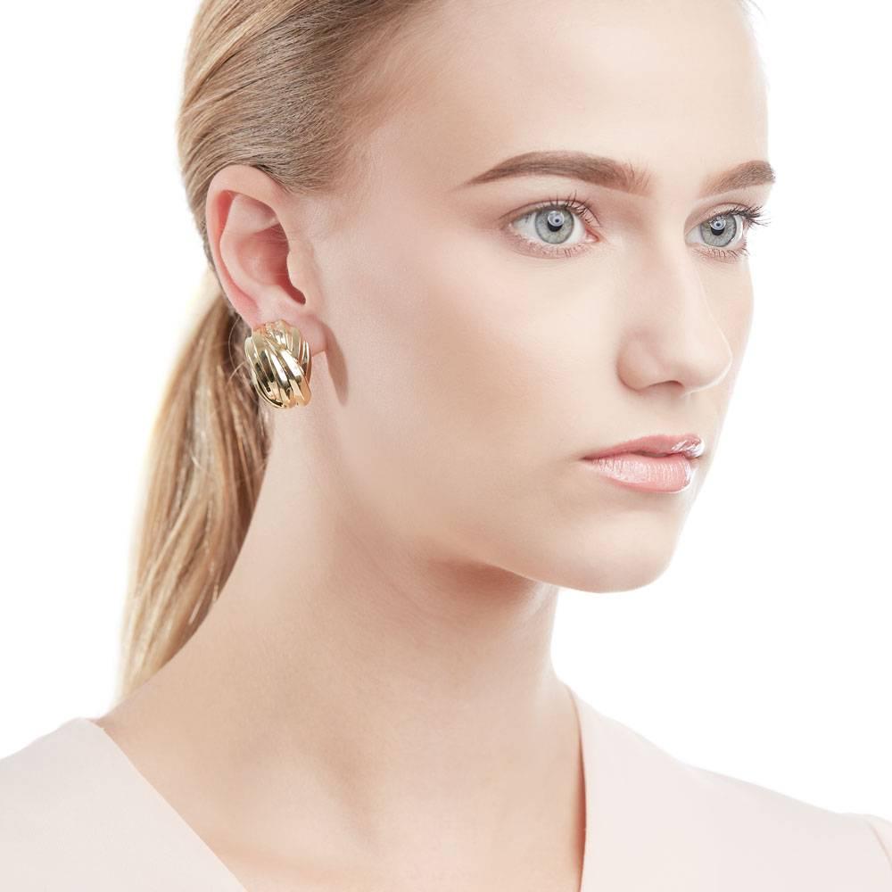 Tiffany & Co. 18 Karat Yellow Gold Vintage Clip-On Earrings  4