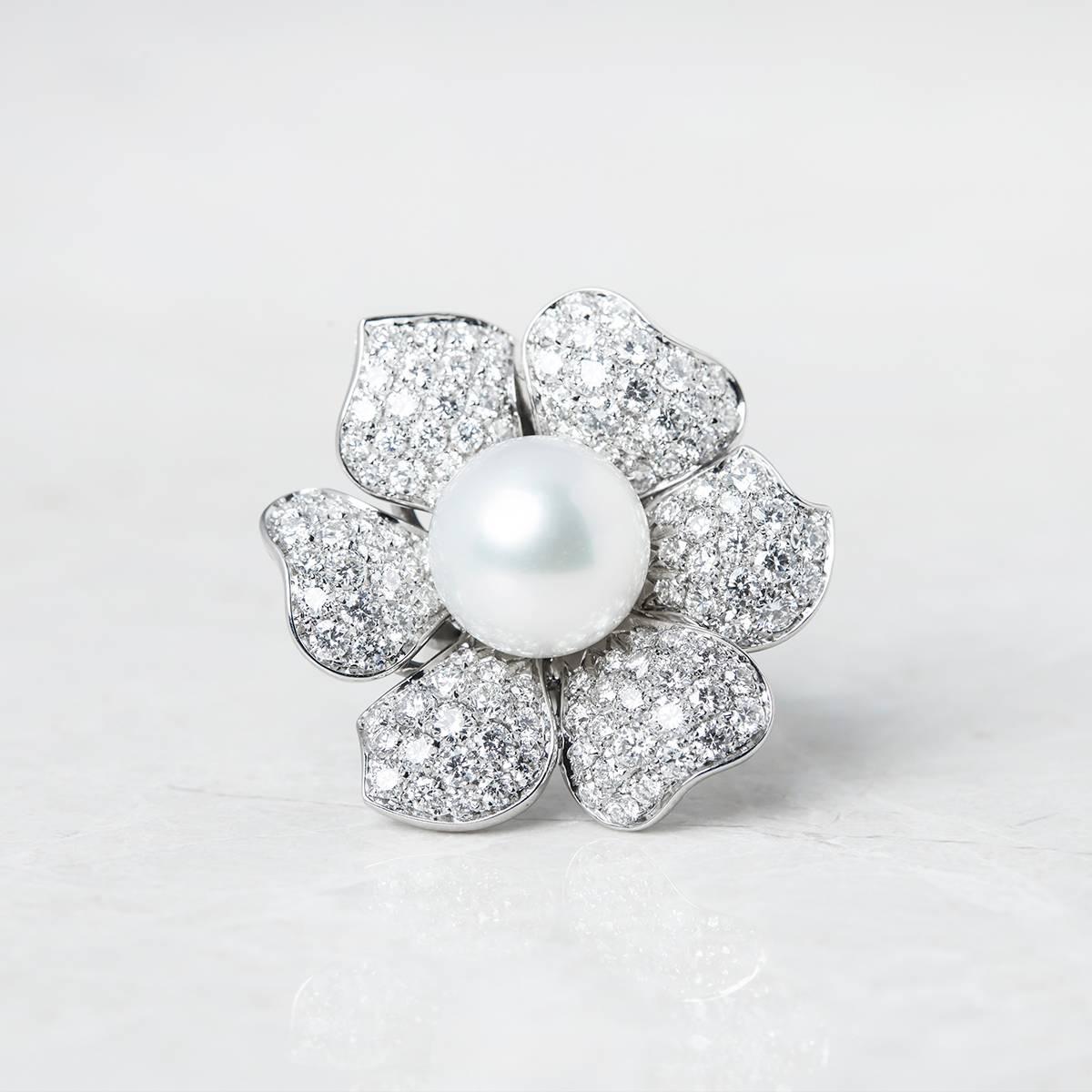 Code: J431
Brand: Picchiotti Style
Description: 18k White Gold South Sea Pearl & 3.60ct Diamond Flower Design Cocktail Ring
Accompanied With: Presentation Box
Gender: Ladies
UK Ring Size: K 1/2
EU Ring Size: 51
US Ring Size: 5 1/2
Resizing