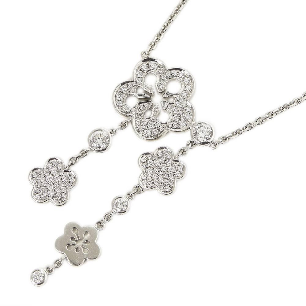 Xupes Code: COM1336
Brand: Boodles
Description: 18k White Gold Diamond Blossom Necklace
Accompanied With: Box Only
Gender: Ladies
Pendant Length: 5.5cm
Pendant Width: 2.2cm
Clasp Type: Lobster
Condition: 9
Material: White Gold
Total Weight: