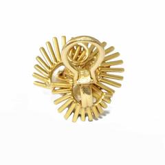 Ruser Pearl Gold Trefoil Ear Clips