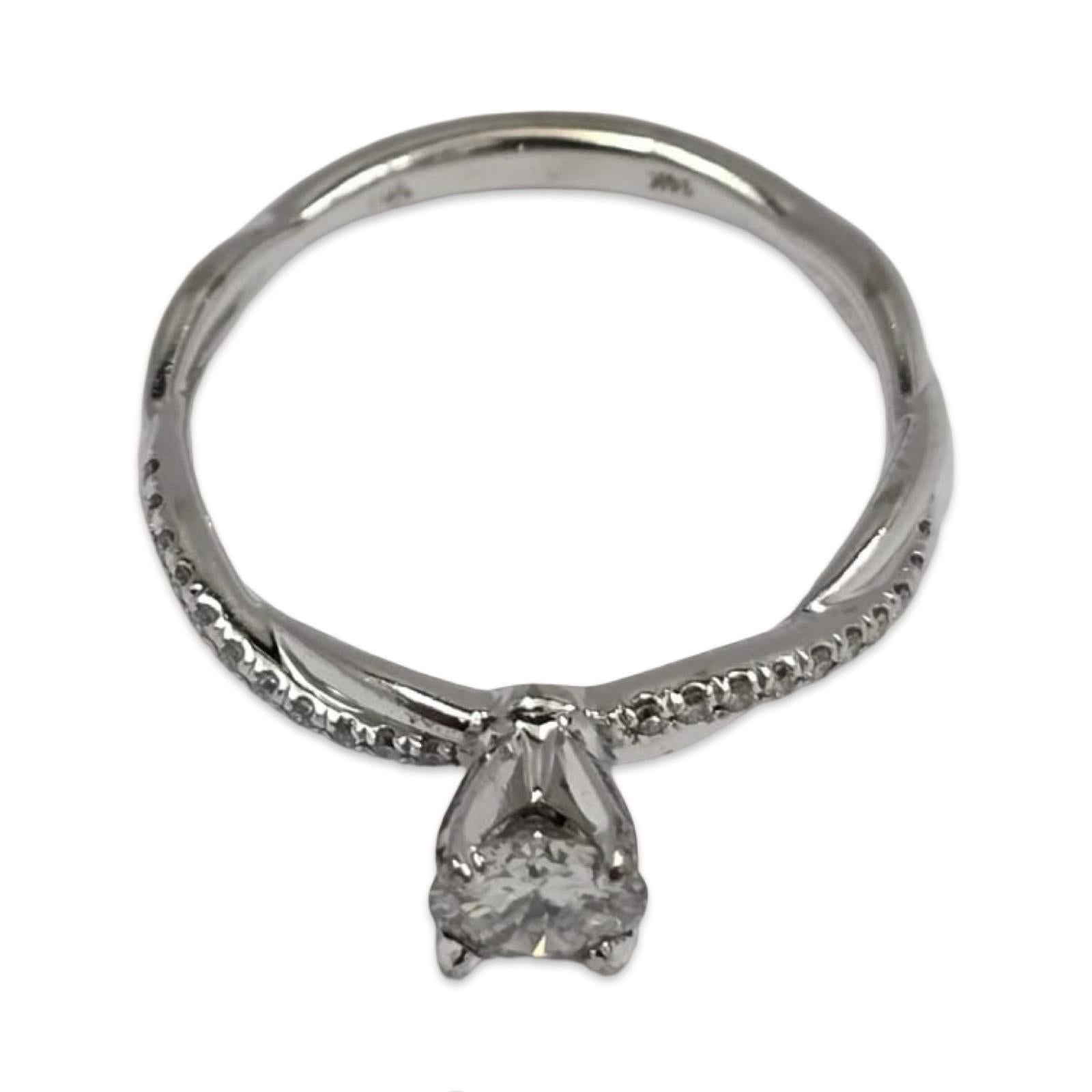 Bague en or blanc 14K certifiée GIA 0.43 carat Fancy Natural Faint Gray Diamond Ring en vente 5