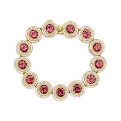 Sunita Nahata Turmalina rosa y perla 16.44ct. Pulsera en 18KYG con Diamante.