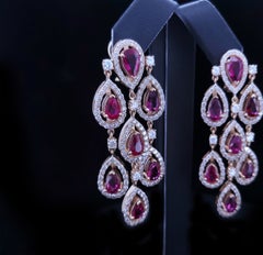 Ohrhänger mit Rubin und Diamanten aus 14 Karat Gelbgold