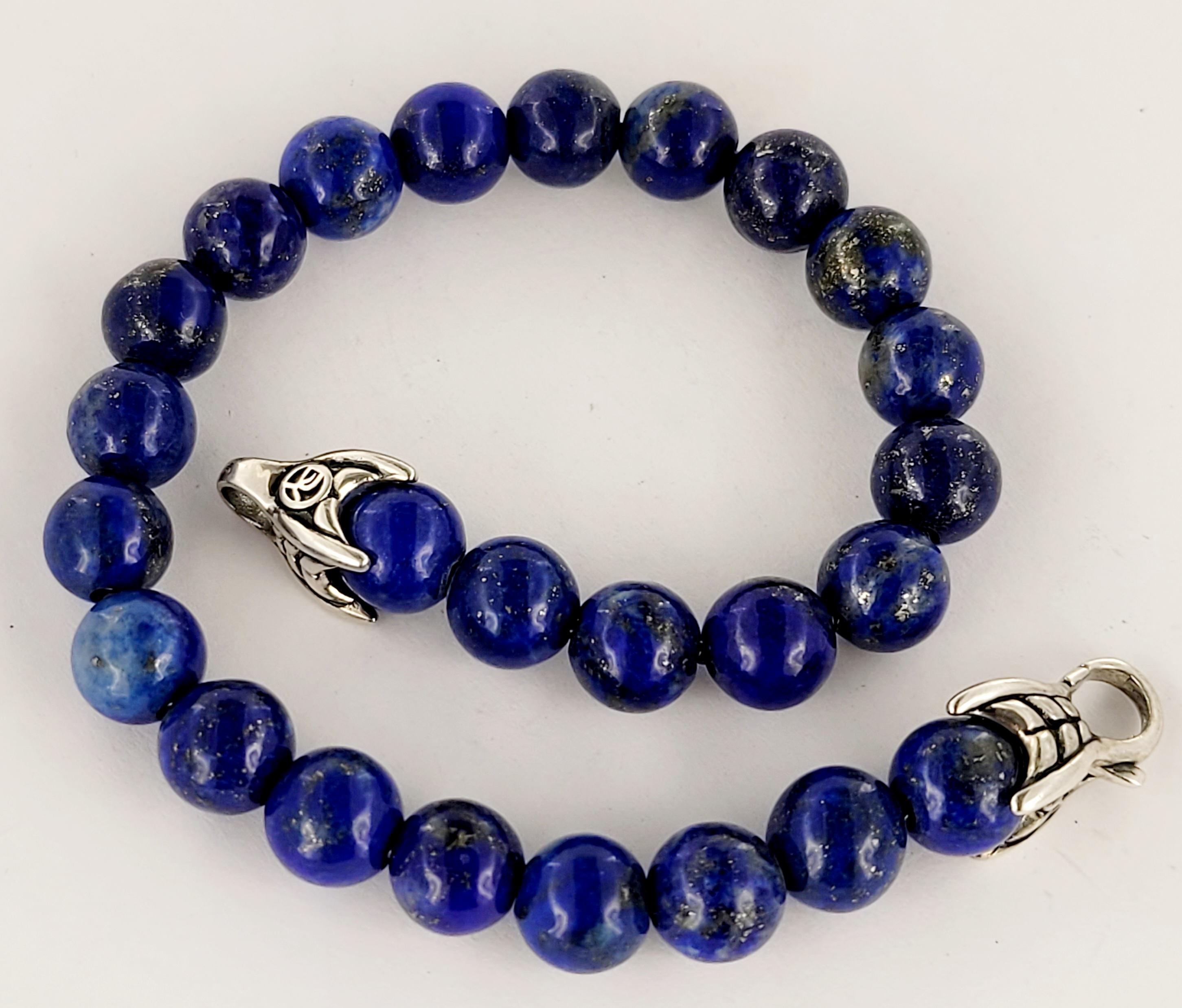 David Yurman Spirituelles Perlenarmband
MATERIAL Sterling Silber 
Metall Reinheit 925
Blaue Perlen 8mm 
Armband Länge 8.5'' Ende zu Ende  
Breite des Armbands 8mm
Geschlecht Männer 
Zustand Neu, nie getragen
Kommt mit David Yurman Etui