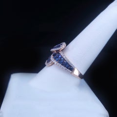 Bague imposante vintage en saphir bleu et diamants blancs