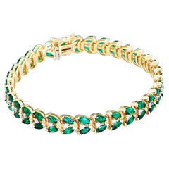 Beauvince Vine Bracelet '5.05 Carat Diamonds & Emeralds' in Yellow Gold