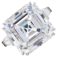 Beauvince Bridget, bague à 3 pierres en platine avec diamant taille émeraude 10,31 carats certifié GIA