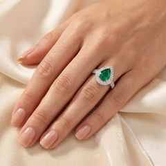 Beauvince Sara Ring (2.29 ct Emerald & Diamonds) in 18K White Gold