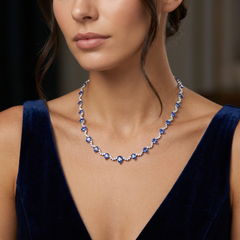 Beauvince Rita Halskette (15,50 Karat Tansanite und Diamanten) aus Weißgold