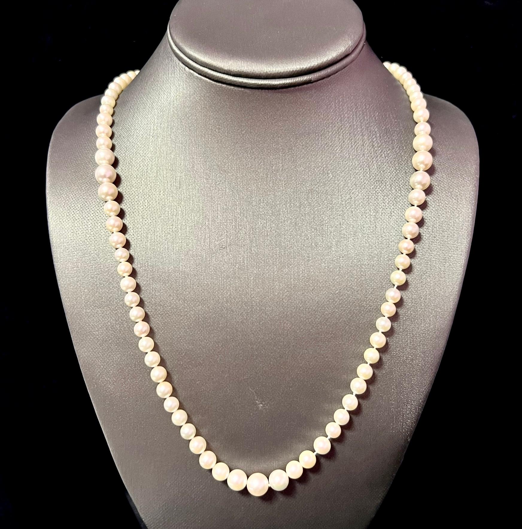 Collana di perle Akoya da 28,5" in oro 14k da 8,50 mm certificate in vendita