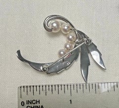 MIKIMOTO Akoya Pearl Leaf Brooch Pin Sterling Silver Signed M463