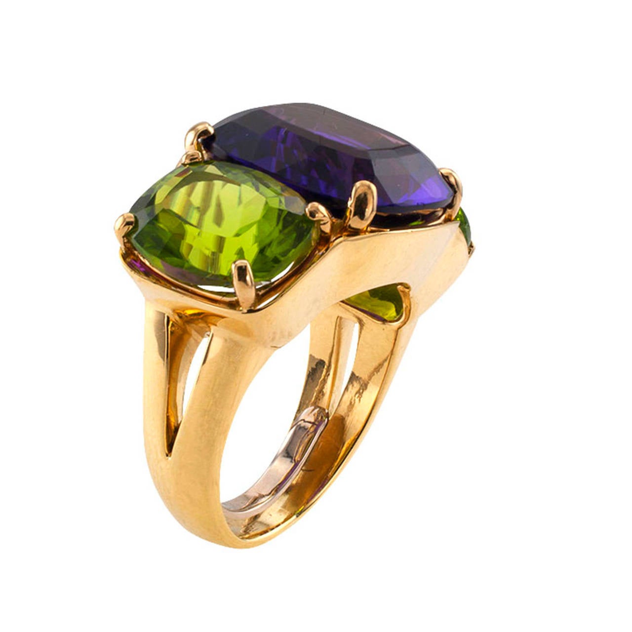 Amethyst Peridot Gold Three Stone Cocktail Ring In Excellent Condition In Los Angeles, CA