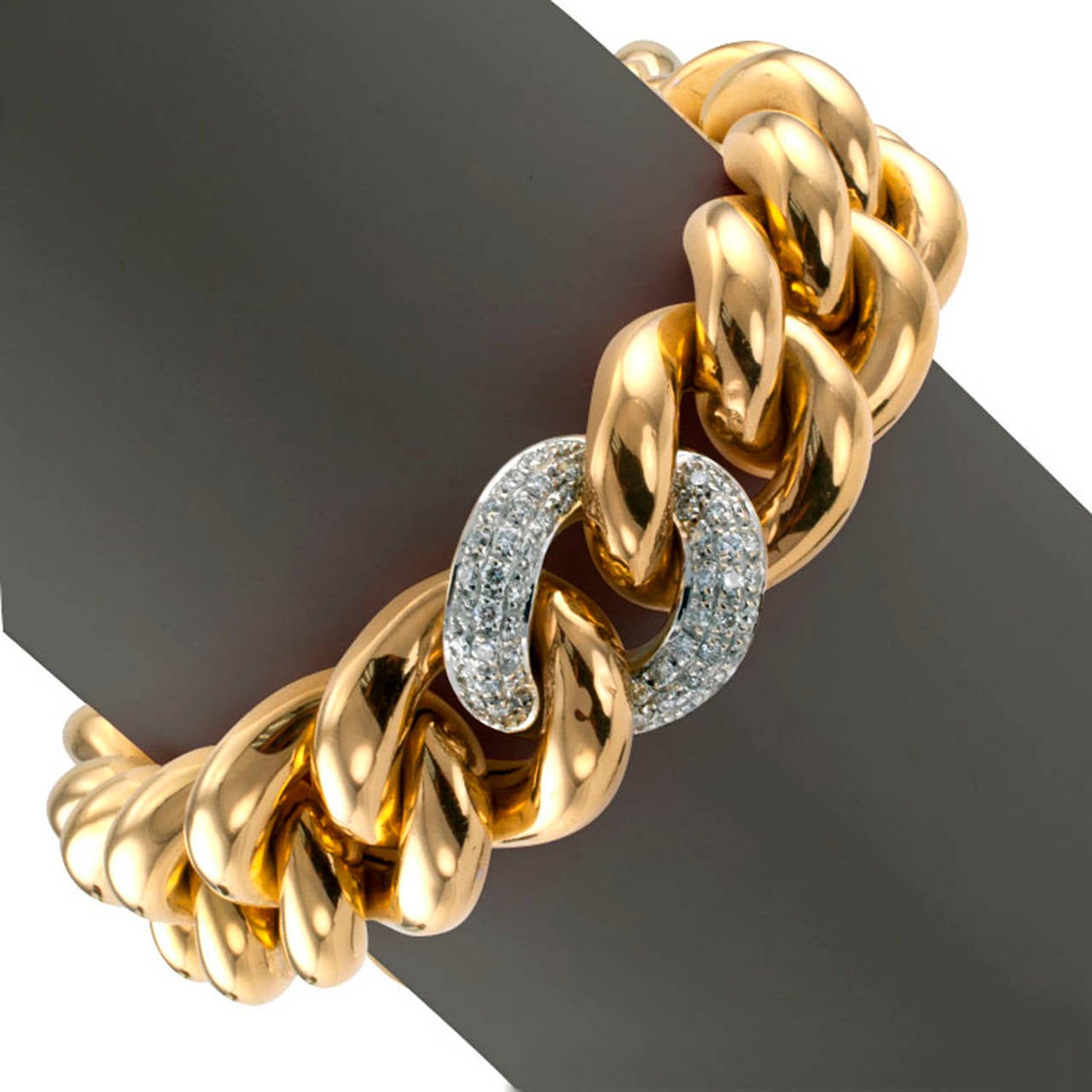 Contemporary Nicolis Cola Chunky Gold Diamond Link Bracelet