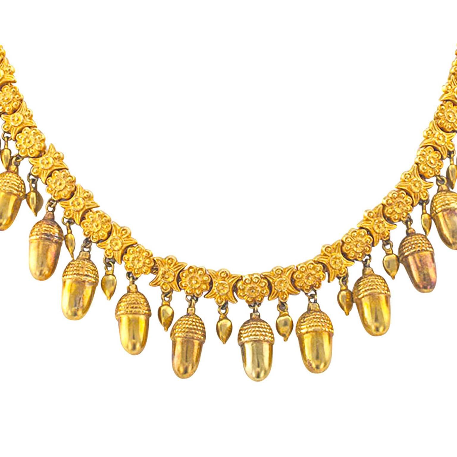Antique Gold Acorn Necklace In Excellent Condition In Los Angeles, CA