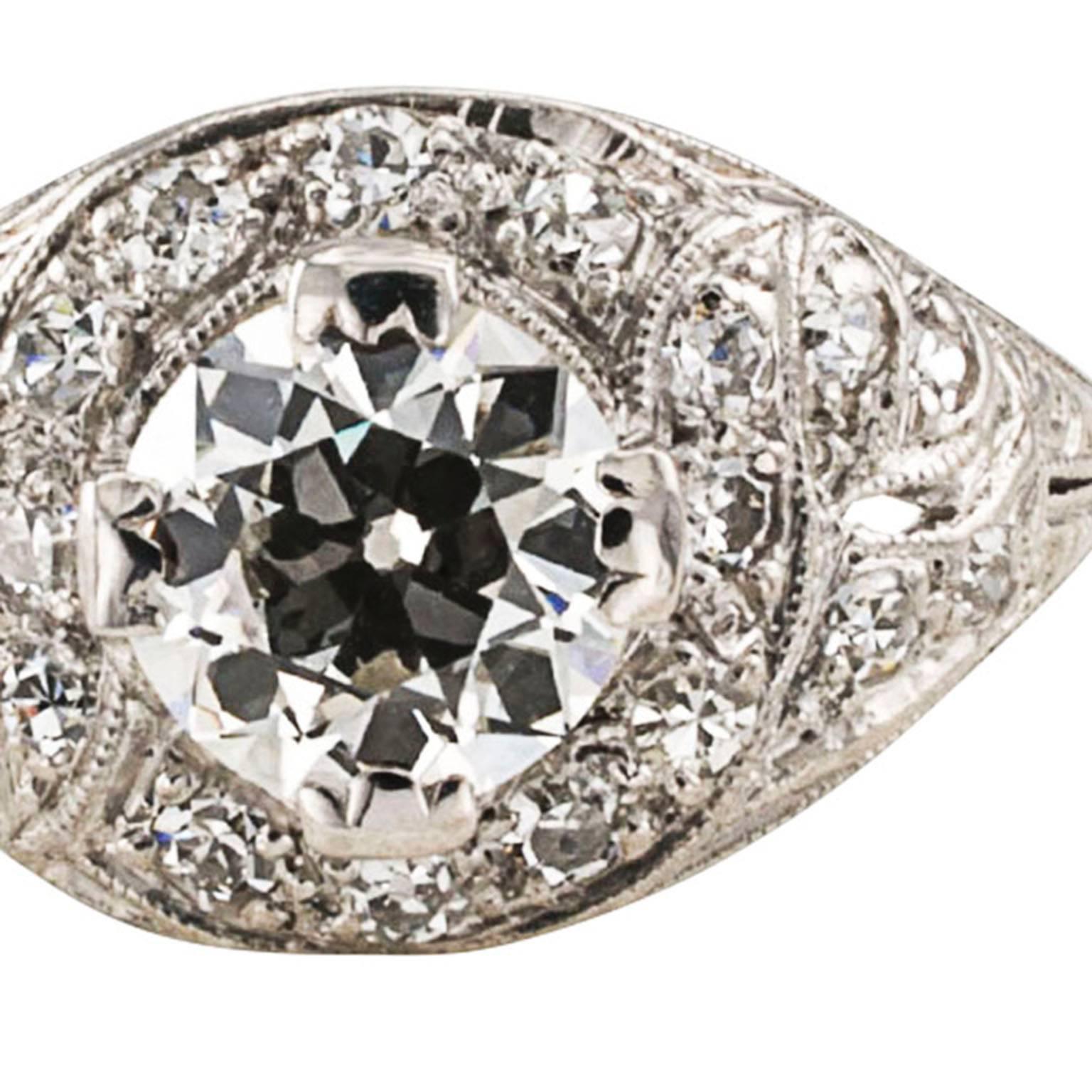 1.03 Carat Art Deco Diamond Platinum Engagement Ring In Good Condition In Los Angeles, CA